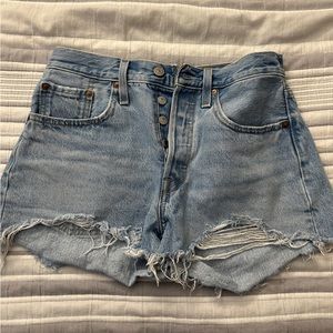 Light Wash Levi’s Blue Jean Shorts with Buttons (Size 27)
